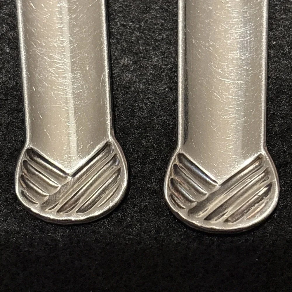 PAIR Oneida RATTAN Stainless  Silverware Serving Spoons  8 1/4